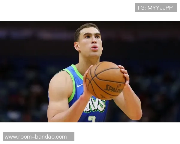 德怀特鲍威尔盛赞弗拉格新秀赛表现称其未来无限可能